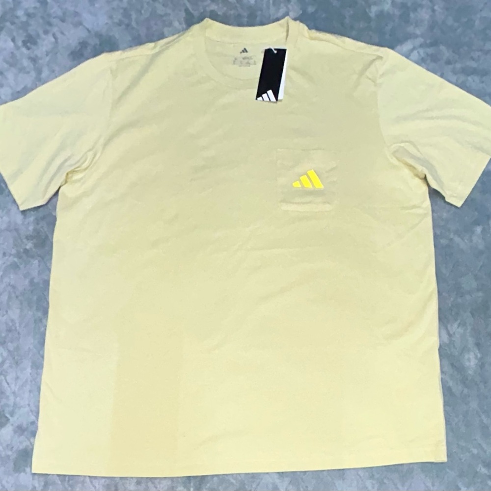 Adidas 3 Bar Embroidered Short Sleeve Pocket T Shirt  Men’s Size XL Yellow